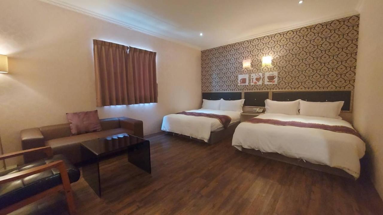 Jungle City Motel Chiayi Buitenkant foto