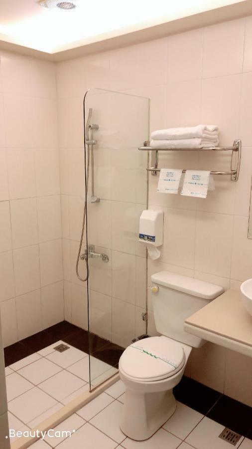 Jungle City Motel Chiayi Buitenkant foto